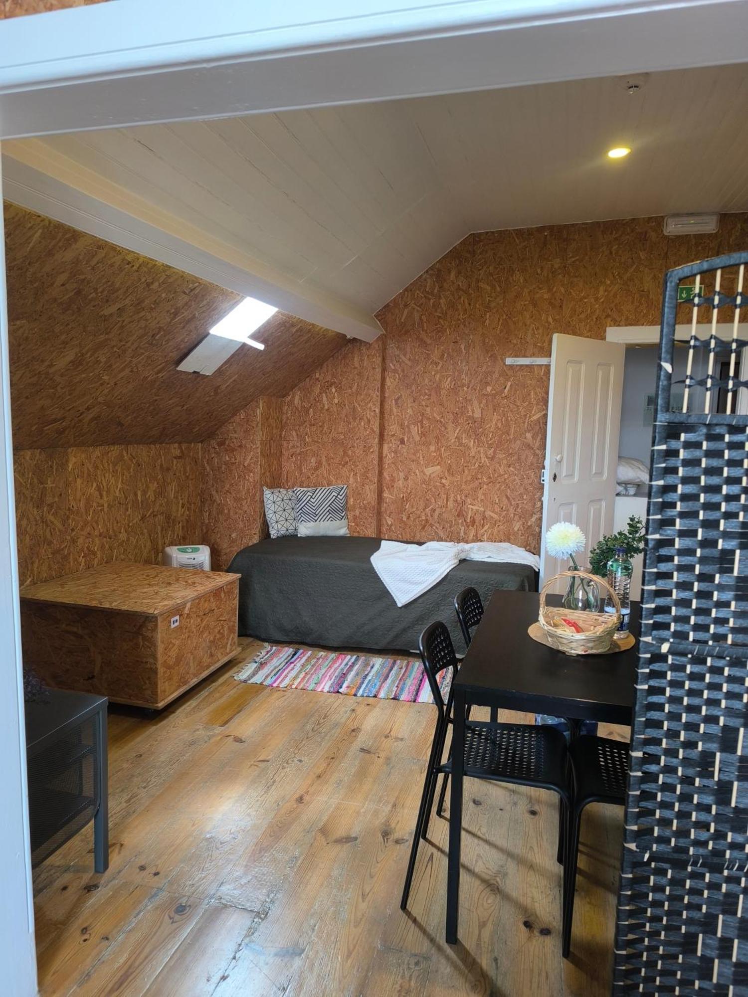 Apartment Train *