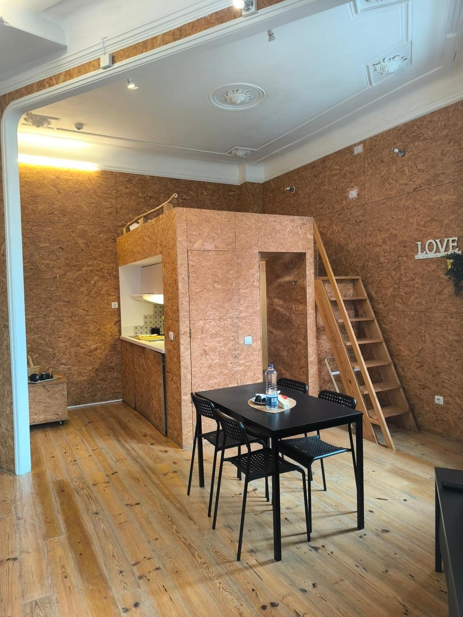 Train Apartment *