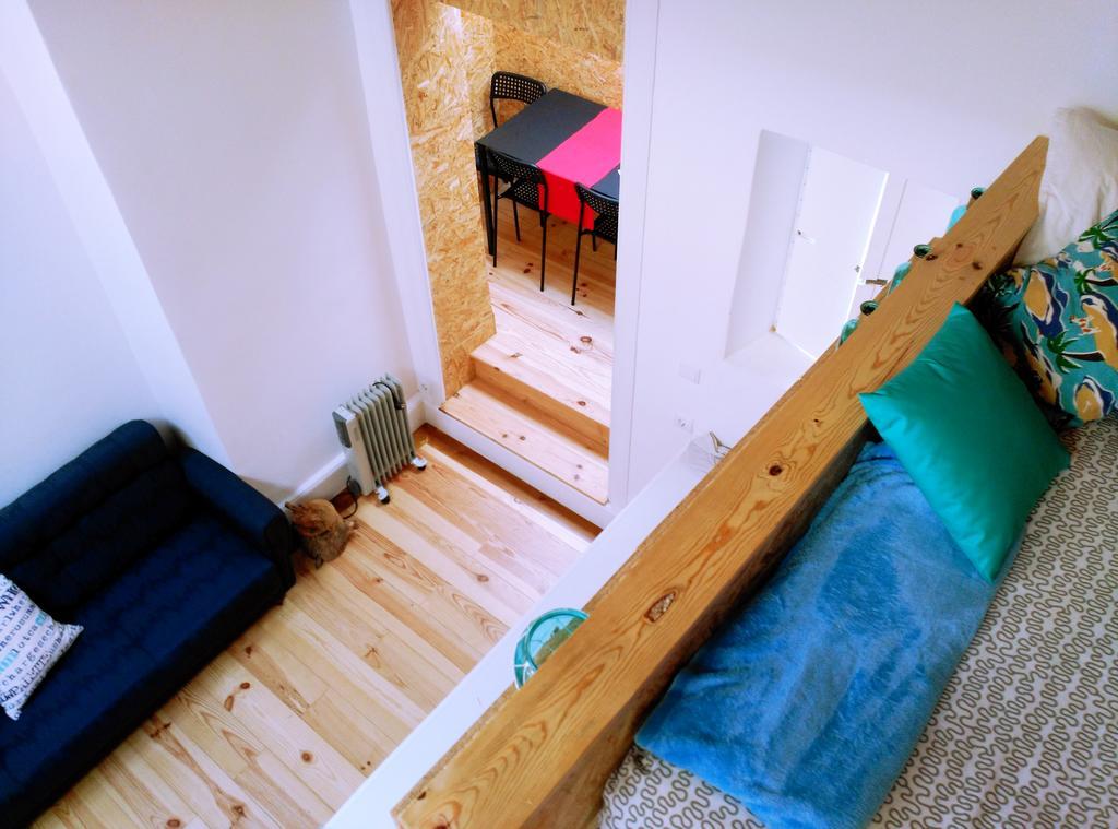 Apartment Train *